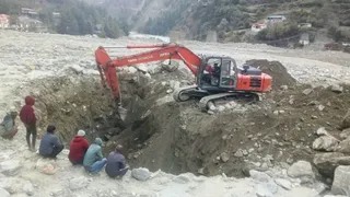 कल्पकेदार मंदिर की तलाश दो दिन में 11 फीट तक हुई खोदाई।