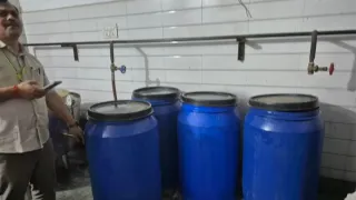 हापुड़ में पकड़ा गया नकली देसी घी। फोटो: जागरण