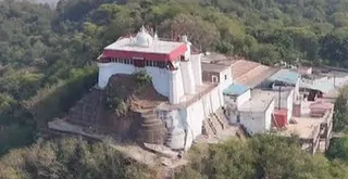 शिवालिक पहाड़ियों के बीच बसे गांव में बना है माता जयंती देवी का मंदिर।