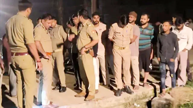 संभल में दर्दनाक हादसा: 5 फीट गहरे खुले नाले में गिरी 2 साल की अलमाजिया, 16 घंटे बाद बुलडोजर से निकला शव
