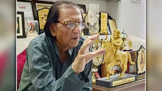 मशहूर शायर वसीम बरेलवी
