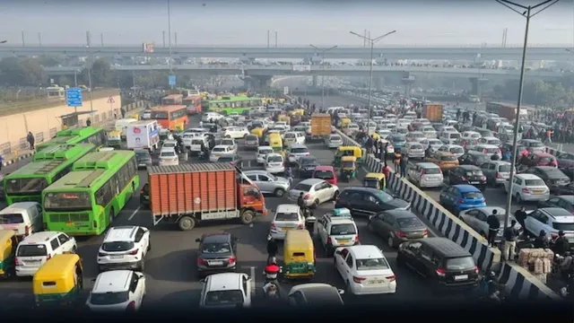 दिल्ली-NCR में 17.5 लाख वाहनों पर बैन, गलती से भी चलते दिखे तो होगा एक्शन