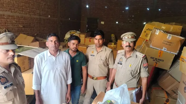 हाथरस में मिला पटाखों का अवैध स्टॉक, गोदाम से 12 लाख की आतिशबाजी बरामद