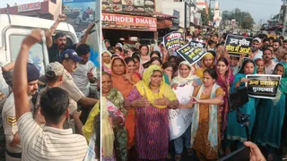 ऊना अस्पताल में महिला की मौत के बाद लोगों ने हंगामा किया। जागरण आर्काइव
