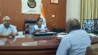 आजमगढ़ में मिशन शक्ति के तहत खुशी सिंह बनीं एक दिन की जिलाधिकारी।