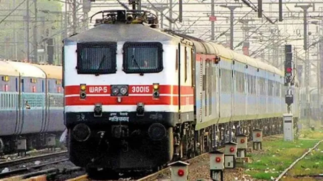 कंफर्म टिकट पर करें यात्रा: दीपावली और छठ पर हुबली, बेंगलुरु, नागपुर, अमृतसर और उधना से स्पेशल ट्रेनें
