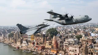 काशी के आसमान में भारतीय वायुसेना का शौर्य, राफेल और हरक्यूलिस दिखाएंगे दम।