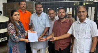 देहरादून में अवैध बांग्लादेशी एवं रोहिंग्या को हटाने को लेकर जिलाधिकारी कार्यालय में एसडीएम अपूर्वा सिंह को ज्ञापन सौंपते अंतरराष्ट्रीय हिंदू परिषद एवं राष्ट्रीय बजरंग दल उत्तराखंड कार्यकर्ता। जागरण