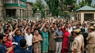 अस्थायी कर्मचारियों के नियमितीकरण पर उमर सरकार की पहल। (एआई जेनरेटेड)