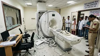 गुरुग्राम अस्पताल में तोड़फोड़ ( एआई जेनरेटेड इमेज )