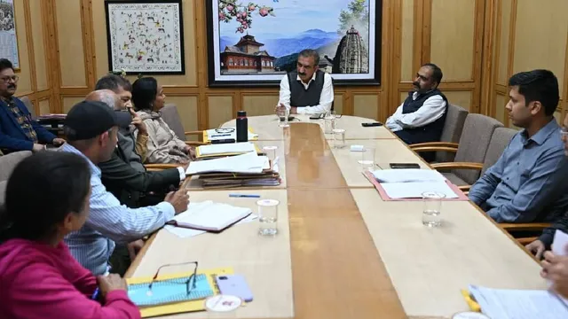 कांगड़ा बंटेगा या मंडी? पालमपुर-देहरा समेत चार नए जिले बनाने की तैयारी; चुनावी सियासत में फिर उछला जिलों का दांव
