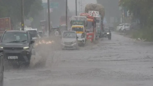 मेरठ और आसपास के जिलों में बरसात, IMD ने सहारनपुर, शामली और मुजफ्फरनगर के लिए जारी किया ऑरेंज अलर्ट