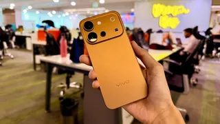 Vivo V80 Review: शानदार कैमरा और 7,200 mAh बैटरी, लेकिन क्या ₹62,999 खर्च करना सही?