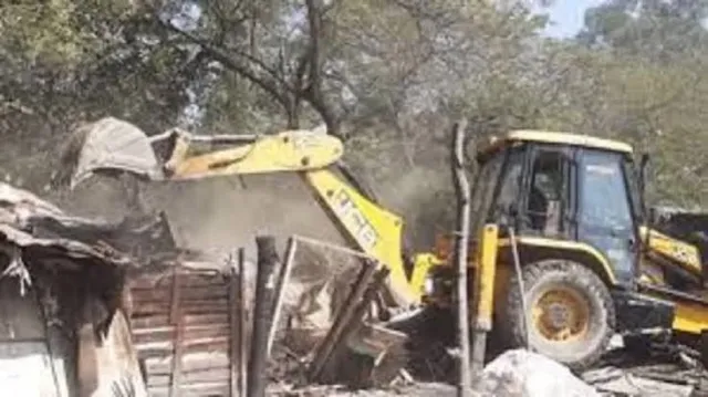 पंचकूला में सरकारी जमीन और फुटपाथ कराए खाली, त्योहारी सीजन के चलते अतिक्रमण पर एक्शन
