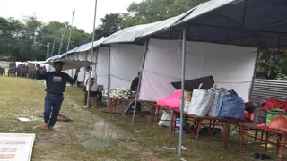 राजकीय इंटर कालेज में चल रही प्रदर्शनी की तैयारी। जागरण