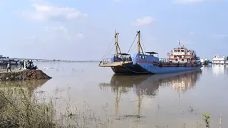 Bhagalpur Ganga Boat Delivery Death: जाह्नवी से बरारी आ रहे जहाज पर गूंजी किलकारी, अस्पताल पहुंचने से पहले नवजात की मौत। प्रतीकात्मक तस्वीर