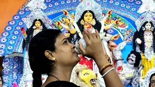 Durga Puja 2026: भागलपुर के कालीबाड़ी और दुर्गाबाड़ी में बांग्ला रीति-रिवाज से खुले मां के पट