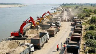 बिहार में 212 बालू घाटों पर खनन बहाल, निर्माण कार्यों को मिलेगी गति, बालू की कीमतें घटेंगी (AI Generated Image)
