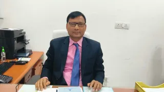 प्रयागराज एयरपोर्ट के निदेशक नवनीत कुमार गुप्ता। जागरण