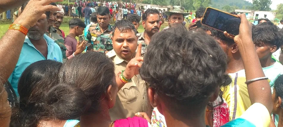 lohardaga village fight