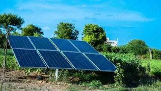 भवनों और सड़कों से भी पैदा होगी सौर ऊर्जा। फाइल फोटो
