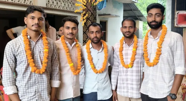 बस्ती में 5 'जिगरी दोस्त' एक साथ बने यूपी पुलिस में कांस्टेबल, बिना कोचिंग के रचा इतिहास
