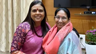हरियाणा बीजेपी की प्रदेश अध्यक्ष शपथ ग्रहण समारोह में शामिल होकर सुधा यादव को दी बधाई। फोटो जागरण