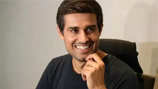 पेशी से पहले यूट्यूबर ध्रुव राठी निकल गया लंदन, साकेत कोर्ट ने जारी किया वारंट
