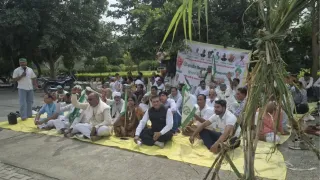 गन्ना किसानों का प्रदर्शन। जागरण