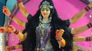 20 हजार से ज्यादा डिब्बा चूड़ियों से सज बनीं मां दुर्गा