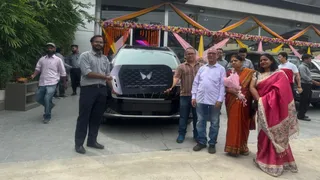 दून शहर में दोपहिया और चौपहिया मिलाकर करीब 5000 वाहनों की बिक्री हो चुकी है। Jagran