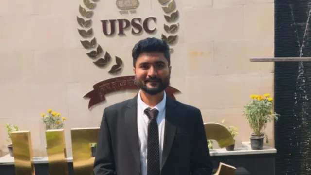 जमुई में किसान के बेटे अंकुर ने बढ़ाया मान, IIT से पढ़ाई के बाद अब रक्षा मंत्रालय में बने अफसर
