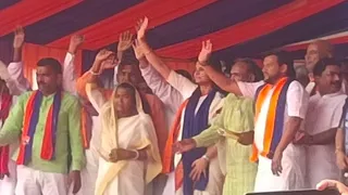 प्रतापगढ़ में डॉ. सोने लाल पटेल के परिनिर्वाण दिवस पर जीआईसी मैदान में रैली में केंद्रीय राज्य मंत्री अनुप्रिया पटेल। जागरण