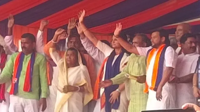 अनुप्रिया पटेल ने विपक्ष को कटघरे में ला खड़ा किया, बोलीं- दिल्ली के आंदोलन 'अराजकता', सत्ता परिवर्तन का प्रयास