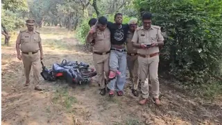 मुठभेड़ में घायल हनी हत्याकांड में वांछित आरोपित।
