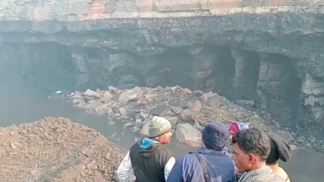 धनबाद में अवैध कोयला उत्खनन जारी, बीसीसीएल ने पुलिस पर उठाए सवाल