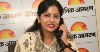 दैनिक जागरण के हेलो डाक्टर में पाठकों के सवालों का जवाब देतीं जीएसवीएम मेडिकल कालेज के सुपर स्पेशियलिटी ब्लाक की एंडोक्राइनोलाजिस्ट डा. खुशबू अग्रवाल । जागरण