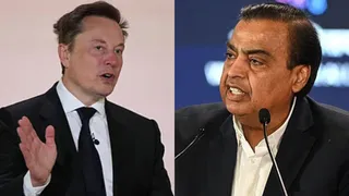 एलन मस्क और अनिल अंबानी। (फाइल फोटो।)
