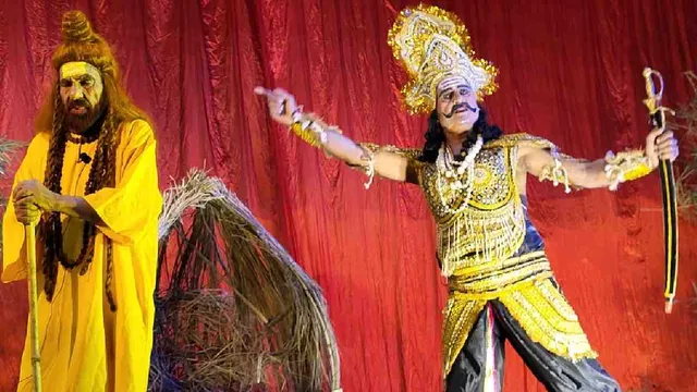 रियासी रामलीला: रावण के छल से सीता हरण पर थमीं दर्शकों की सांसें, राम विलाप के दृश्यों से भावुक हुए दर्शक

