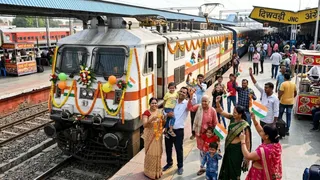 हरिद्वार-वेरावल और हरिद्वार-ओखा एक्सप्रेस को मिला नया रूट। AI जनरेटेड