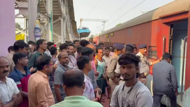 समरसता एक्सप्रेस में लाश मिलने से हड़कंप, टॉयलेट में फंदे से लटका मिला यात्री 
