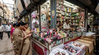 समस्तीपुर के बाजारों में नकली कॉस्मेटिक का गोरखधंधा (एआई जेनरेटेड तस्वीर)