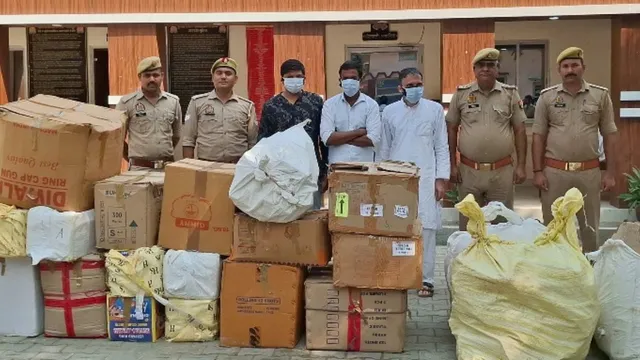 गाजीपुर पुलिस का बड़ा एक्शन, साढ़े 4 लाख का अवैध पटाखों का जखीरा पकड़ा; तीन आरोपी गिरफ्तार
