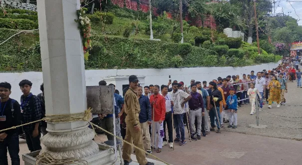 मां वैष्णो देवी के जयकारों से गूंज रहा कटड़ा, नवरात्र में तीन लाख से ज्यादा भक्तों ने टेका माथा; जानिए यात्रा के ताजा हालात

