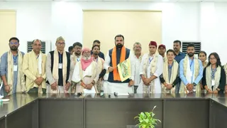 लोक सेवक आवास में मुख्यमंत्री सम्राट चौधरी से मुलाकात करते पर्यावरणविद् पद्मश्री एवं पद्मभूषण से सम्मानित डा. अनिल प्रकाश जोशी। सौ. स्वयं