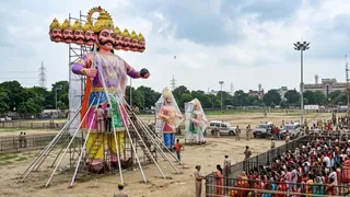 पटना गांधी मैदान में 90 फीट का रावण (एआई जेनरेटेड तस्वीर)