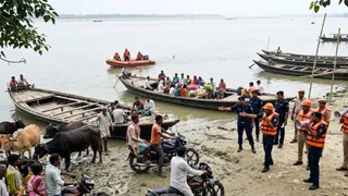 छपरा में नाव परिचालन पर सख्त निर्देश (एआई जेनरेटेड तस्वीर)