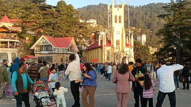 मौसम खुलते ही पहाड़ों पर लौटी रौनक, हिमाचल में वीकेंड पर उमड़े सैलानी; शिमला-मनाली के होटलों में 80% तक बढ़ी ऑक्यूपेंसी
