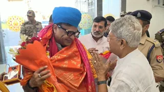 अयोध्या के महर्षि वाल्मीकि अंतरराष्ट्रीय एयरपोर्ट पर असम के मुख्यमंत्री हिमंत बिस्वा सरमा