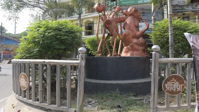 महाकुंभ 2025 में 40 करोड़ रुपये से बने चमचमाते चौराहे बयां कर रहे दुर्दशा की दास्तां, दो साल में ही हुए बदसूरत
